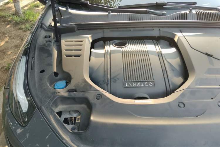 Used Lynk & Co 02 2018 1.5T DCT Two-Wheel Drive Pro Version China V Emission Standard Engine Bay Right