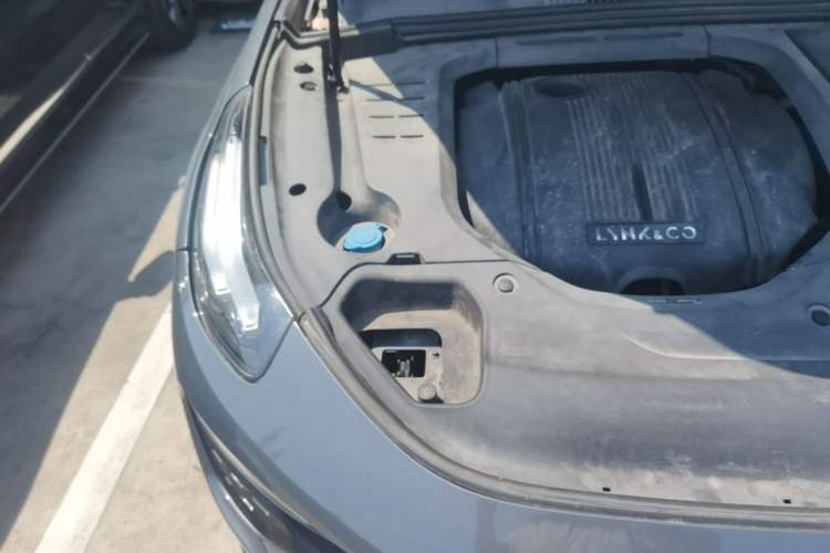Used Lynk & Co 02 2018 1.5T DCT Two-Wheel Drive Zhaopu Version China V Standard Engine Bay Right