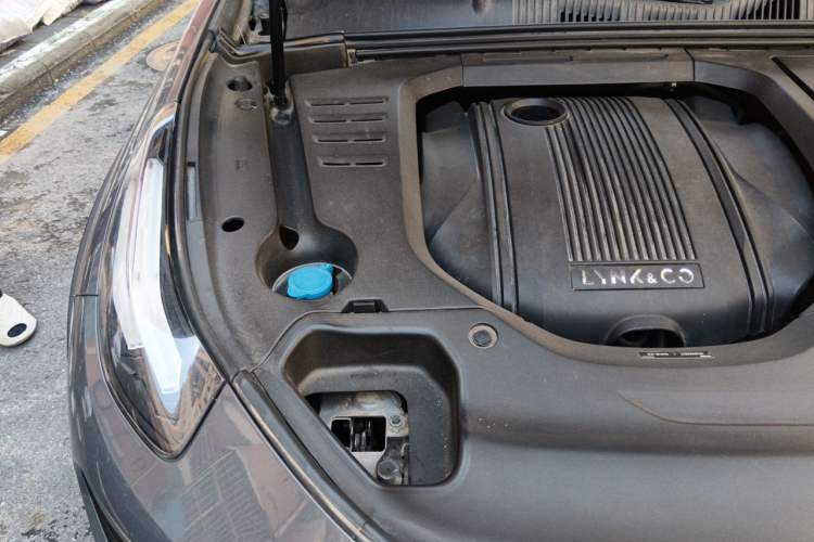 Used Lynk & Co 02 2018 1.5T DCT Two-Wheel Drive Zhaopu Version China V Standard Engine Bay Right
