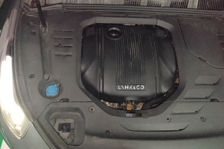 Used Lynk & Co 02 2018 1.5T DCT Two-Wheel Drive Zhaopu Version China V Standard Engine Bay Right