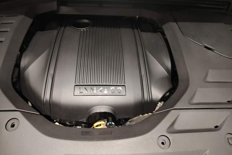 Used Lynk & Co 02 2018 1.5T DCT Two-Wheel Drive Pro Version China V Emission Standard Engine Bay