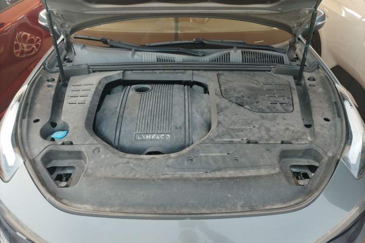 Used Lynk & Co 02 2018 1.5T DCT Two-Wheel Drive Zhaoban China V Standard Engine Bay
