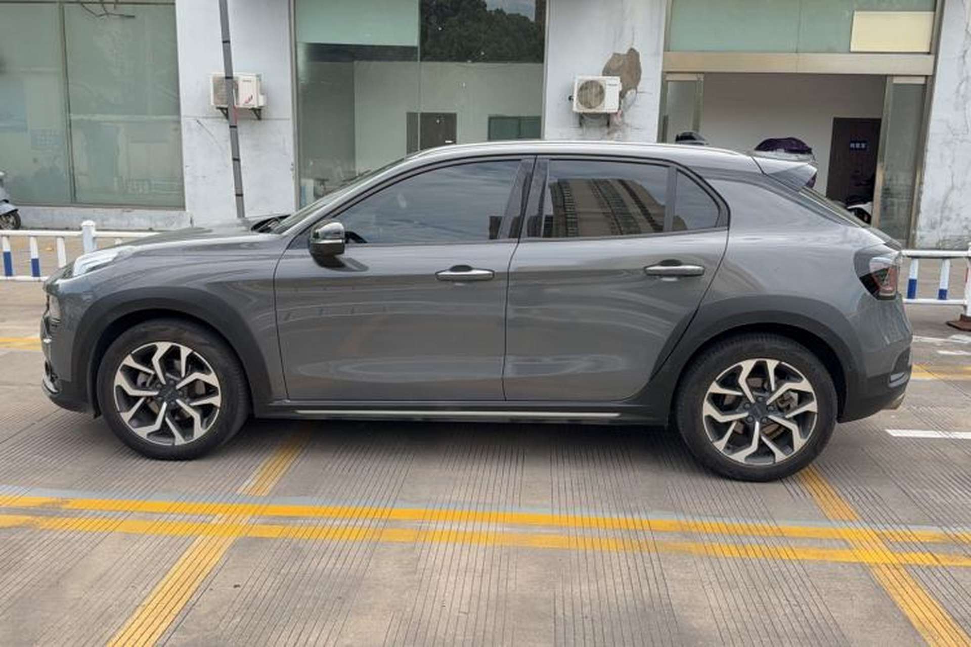 Used Lynk & Co 02 2018 1.5T DCT Two-Wheel Drive Pro Version China V Emission Standard Exterior 2