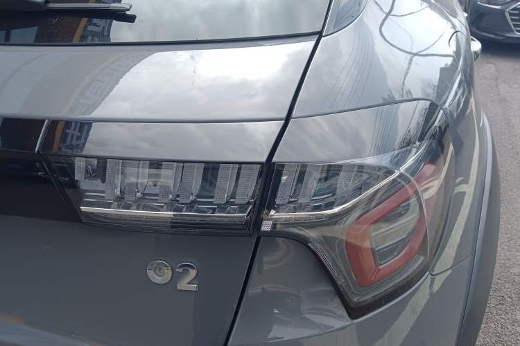 Used Lynk & Co 02 2018 1.5T DCT Two-Wheel Drive Zhaopu Version China V Standard Exterior 3