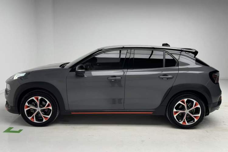 Used Lynk & Co 02 2018 1.5T DCT Two-Wheel Drive Zhaopu Version China V Standard Exterior 3