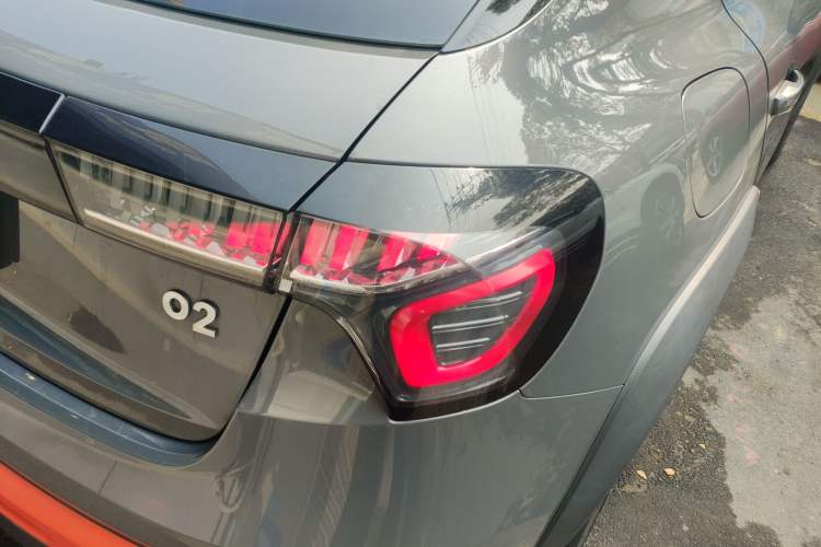 Used Lynk & Co 02 2018 1.5T DCT Two-Wheel Drive Zhaoban China V Standard Exterior 3