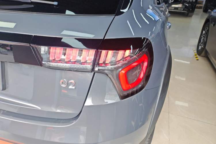 Used Lynk & Co 02 2018 1.5T DCT Two-Wheel Drive Zhaopu Version China V Standard Exterior 3