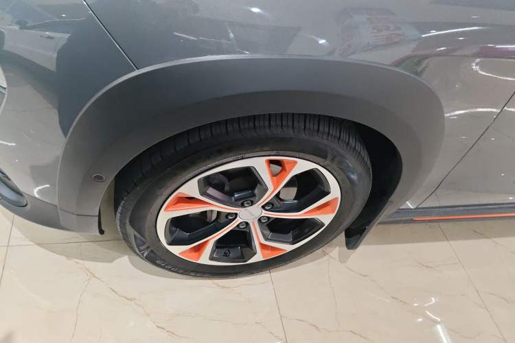 Used Lynk & Co 02 2018 1.5T DCT Two-Wheel Drive Zhaopu Version China V Standard Exterior 4