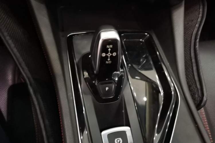 Used Lynk & Co 02 2018 1.5T DCT Two-Wheel Drive Sporty Version China V Standard Gear Lever