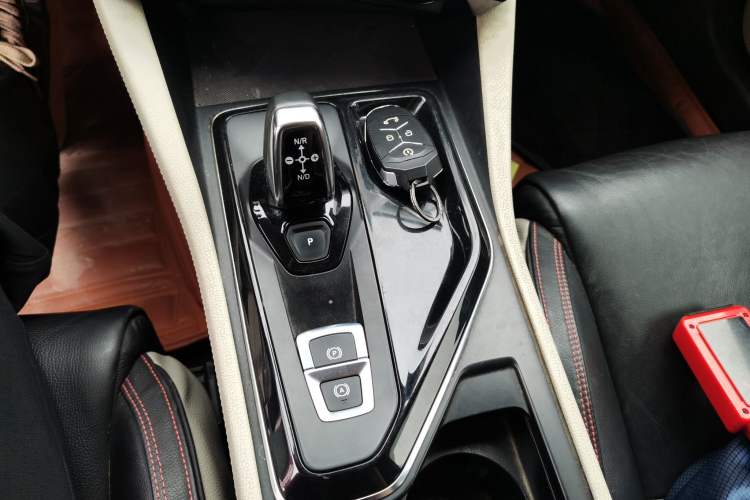 Used Lynk & Co 02 2018 1.5T DCT Two-Wheel Drive Zhaopu Version China V Standard Gear Lever