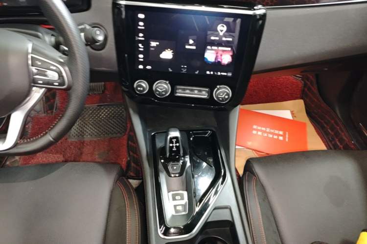 Used Lynk & Co 02 2018 1.5T DCT Two-Wheel Drive Pro Version China V Emission Standard Gear Lever