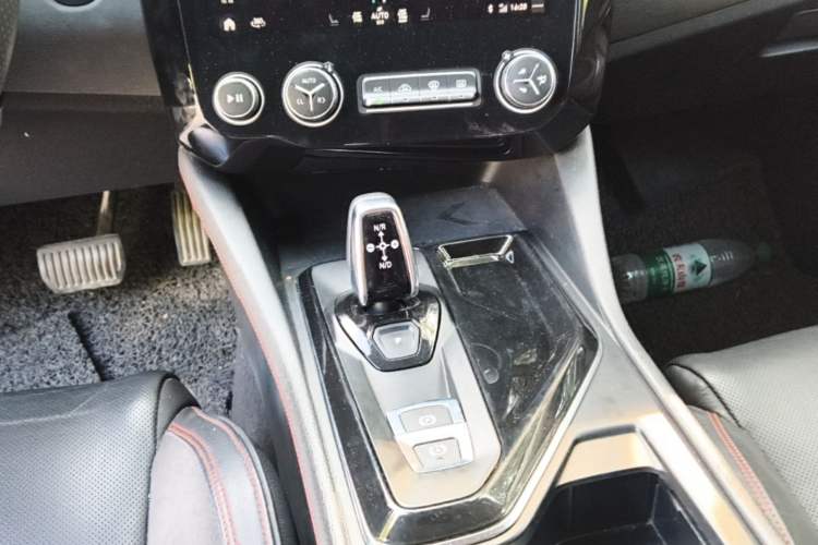 Used Lynk & Co 02 2018 1.5T DCT Two-Wheel Drive Pro Version China V Emission Standard Gear Lever