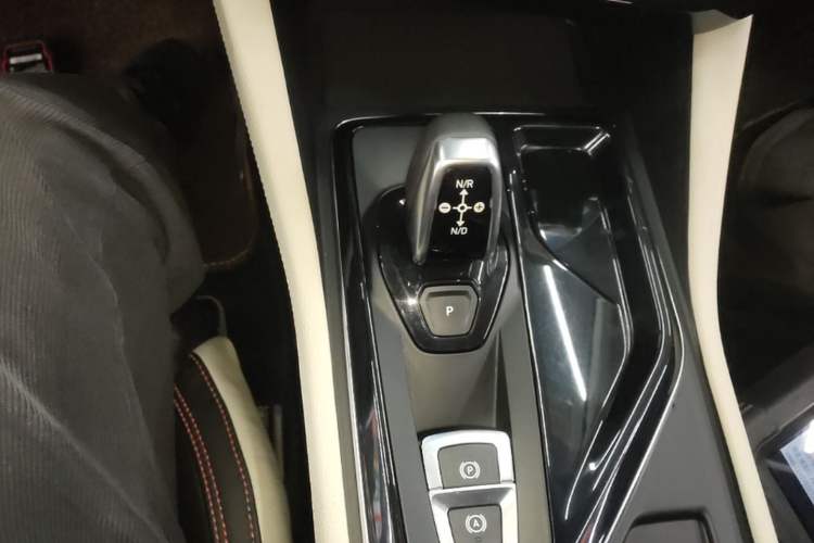 Used Lynk & Co 02 2018 1.5T DCT Two-Wheel Drive Zhaoban China V Standard Gear Lever