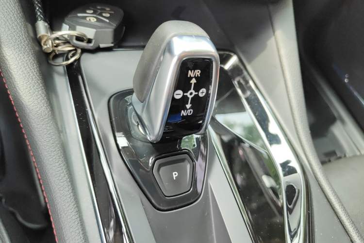 Used Lynk & Co 02 2018 2.0T Automatic Two-Wheel Drive Pro Edition China VI Standard Gear Lever