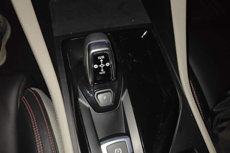 Used Lynk & Co 02 2018 1.5T DCT Two-Wheel Drive Zhaopu Version China V Standard Gear Lever