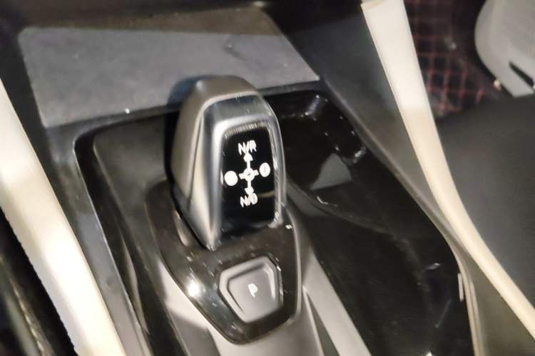 Used Lynk & Co 02 2018 1.5T DCT Two-Wheel Drive Zhaopu Version China V Standard Gear Lever