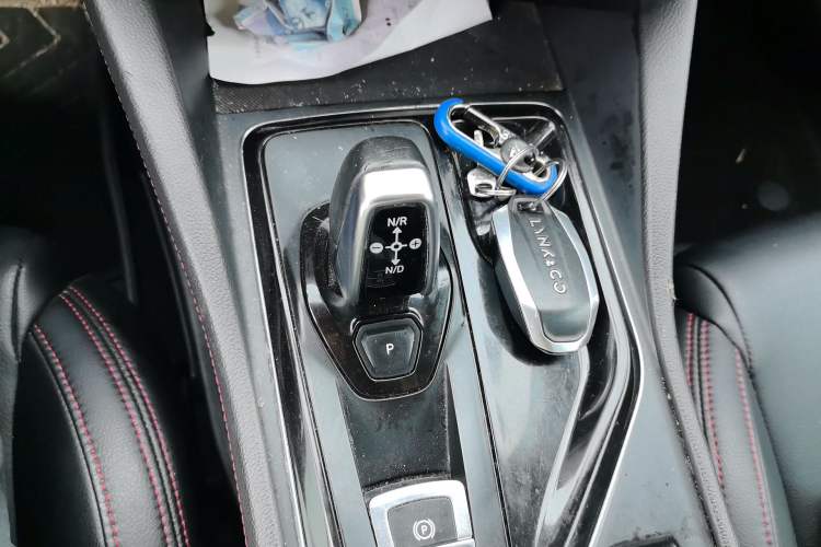 Used Lynk & Co 02 2018 1.5T DCT Two-Wheel Drive Pro Version China V Emission Standard Gear Lever