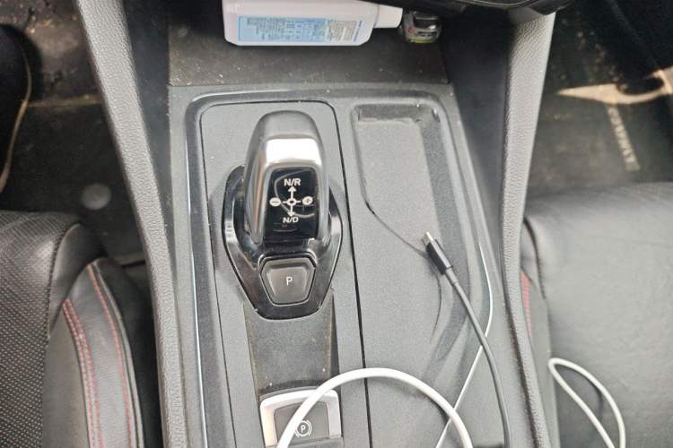 Used Lynk & Co 02 2018 1.5T DCT Two-Wheel Drive Pro Version China V Emission Standard Gear Lever