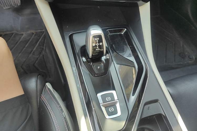 Used Lynk & Co 02 2018 1.5T DCT Two-Wheel Drive Zhaopu Version China V Standard Gear Lever