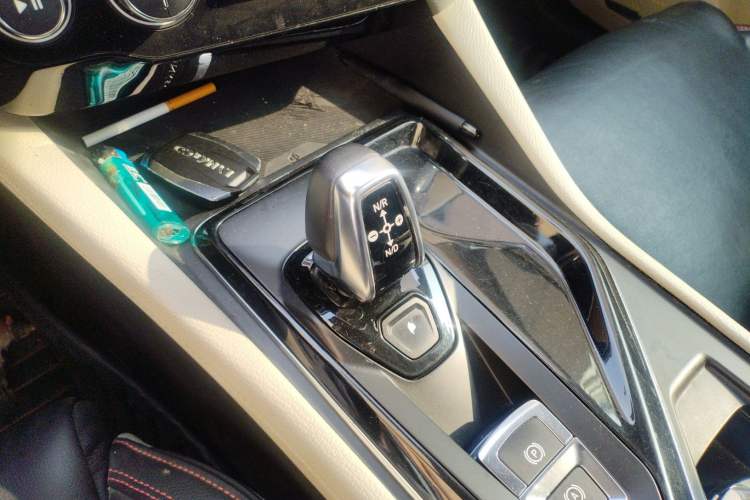 Used Lynk & Co 02 2018 1.5T DCT Two-Wheel Drive Zhaopu Version China V Standard Gear Lever
