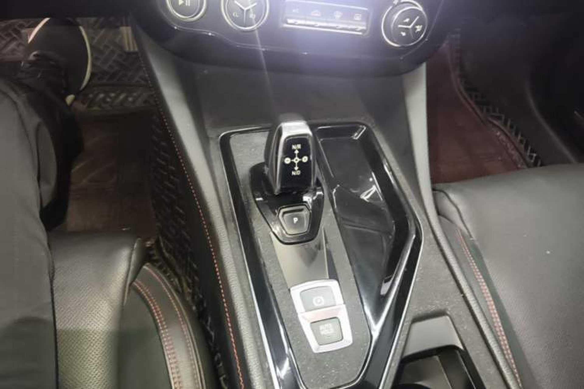 Used Lynk & Co 02 2018 1.5T DCT Two-Wheel Drive Pro Version China V Emission Standard Gear Lever