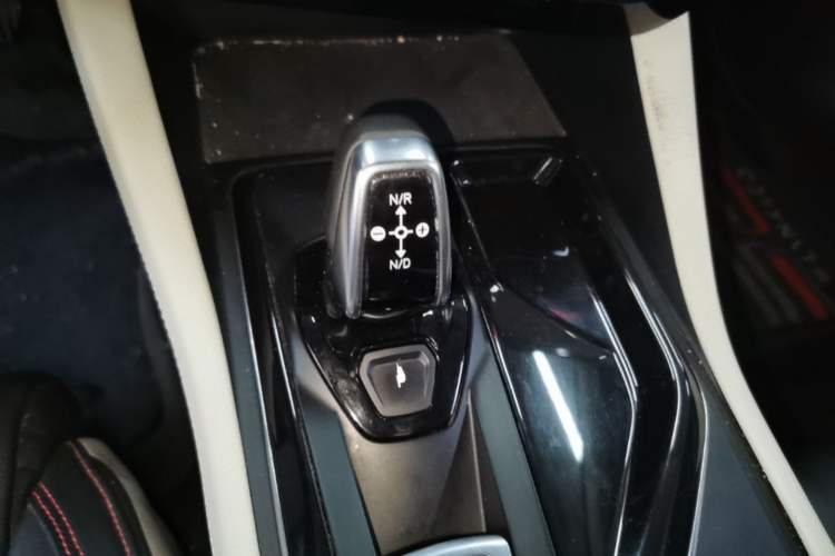 Used Lynk & Co 02 2018 1.5T DCT Two-Wheel Drive Zhaopu Version China V Standard Gear Lever