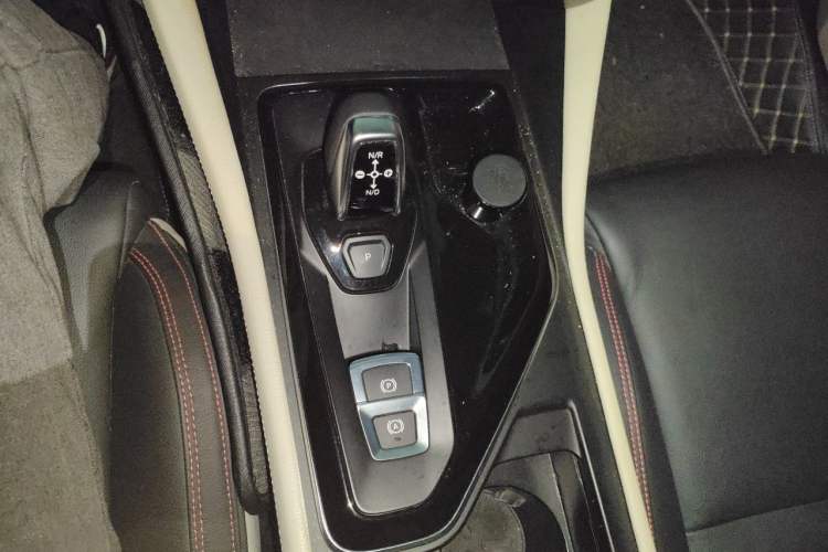 Used Lynk & Co 02 2018 1.5T DCT Two-Wheel Drive Zhaopu Version China V Standard Gear Lever