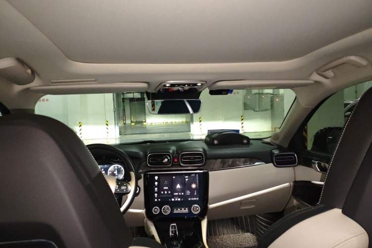 Used Lynk & Co 02 2018 1.5T DCT Two-Wheel Drive Zhaopu Version China V Standard Headliner