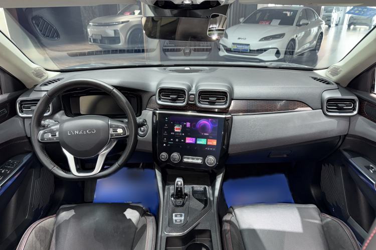 Used Lynk & Co 02 2018 1.5T DCT Two-Wheel Drive Pro Version China V Emission Standard Interior 1
