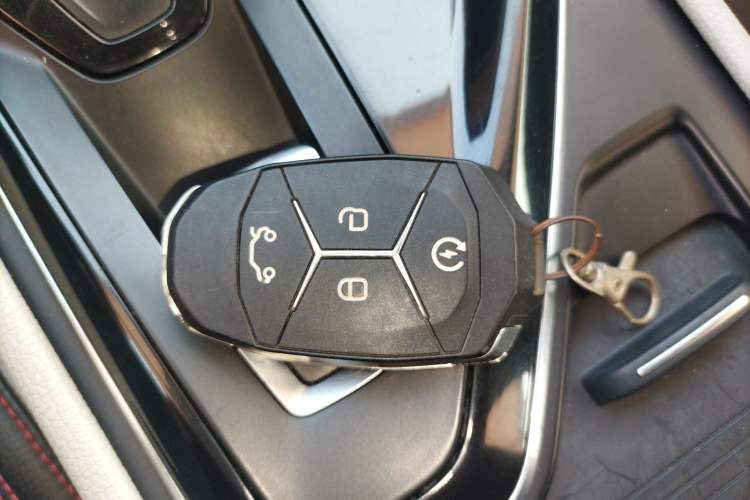 Used Lynk & Co 02 2018 1.5T DCT Two-Wheel Drive Zhaoban China V Standard Interior 1