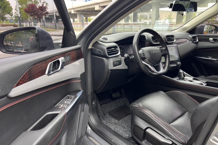 Used Lynk & Co 02 2018 1.5T DCT Two-Wheel Drive Sporty Version China V Standard Interior 2