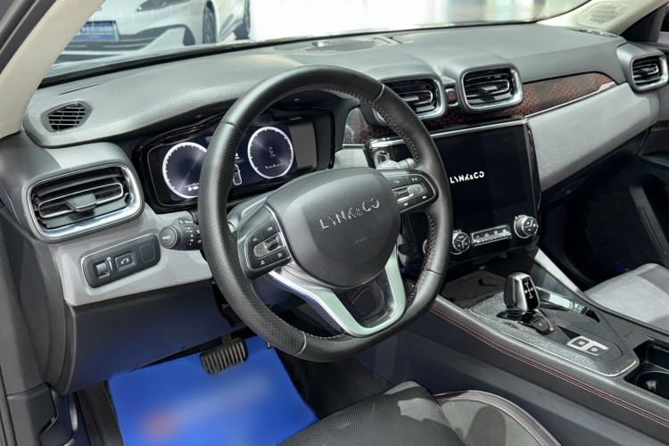 Used Lynk & Co 02 2018 1.5T DCT Two-Wheel Drive Pro Version China V Emission Standard Interior 2