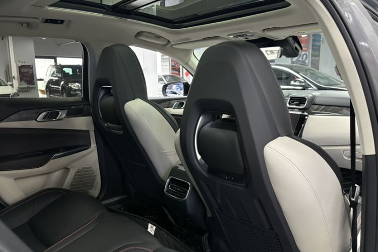 Used Lynk & Co 02 2018 1.5T DCT Two-Wheel Drive Zhaopu Version China V Standard Interior 3