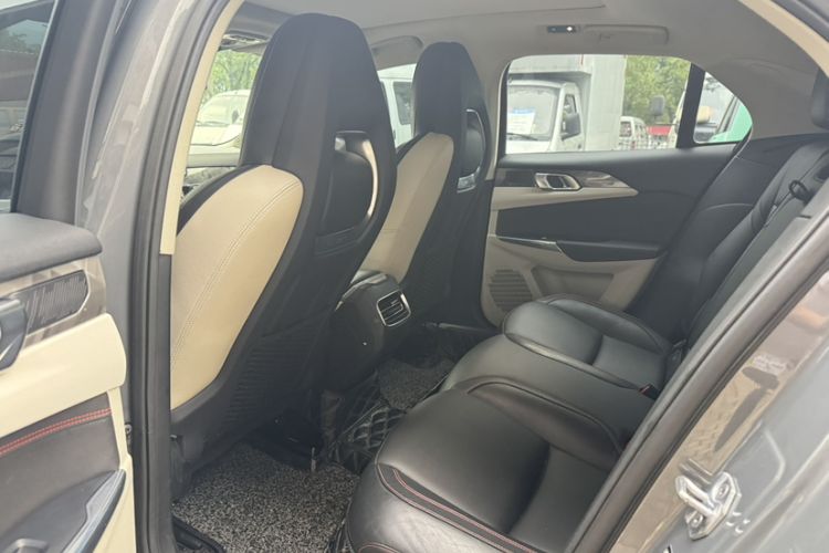 Used Lynk & Co 02 2018 1.5T DCT Two-Wheel Drive Zhaoban China V Standard Interior 3