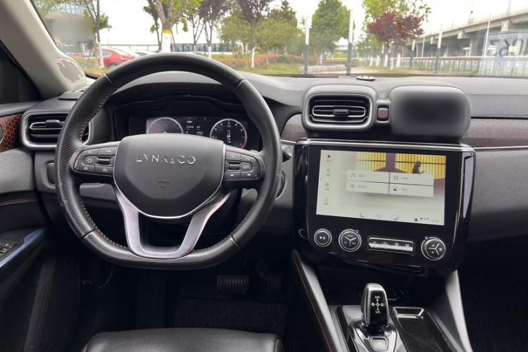 Used Lynk & Co 02 2018 1.5T DCT Two-Wheel Drive Sporty Version China V Standard Interior 5