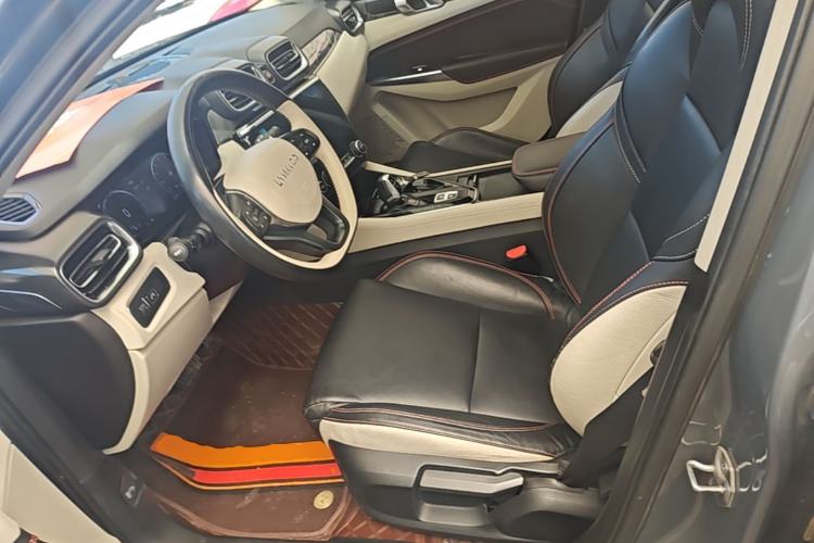 Used Lynk & Co 02 2018 1.5T DCT Two-Wheel Drive Zhaoban China V Standard Left Front Seat