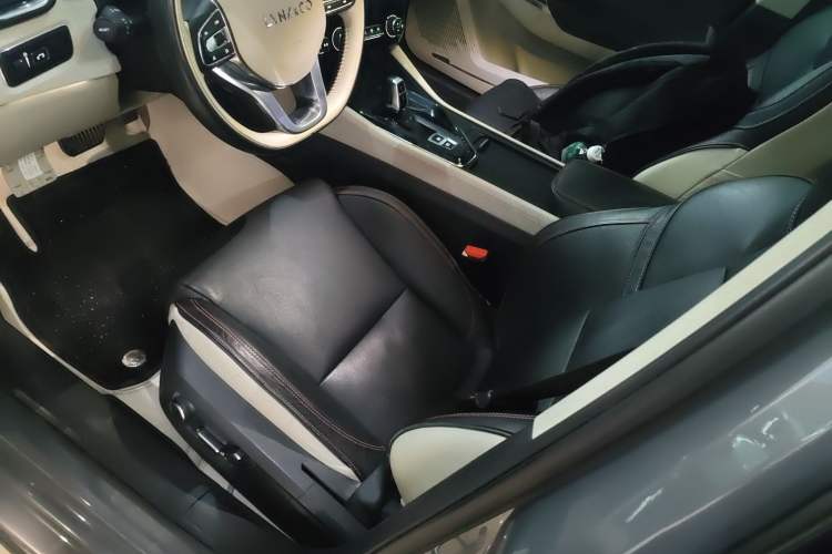 Used Lynk & Co 02 2018 1.5T DCT Two-Wheel Drive Zhaopu Version China V Standard Left Front Seat