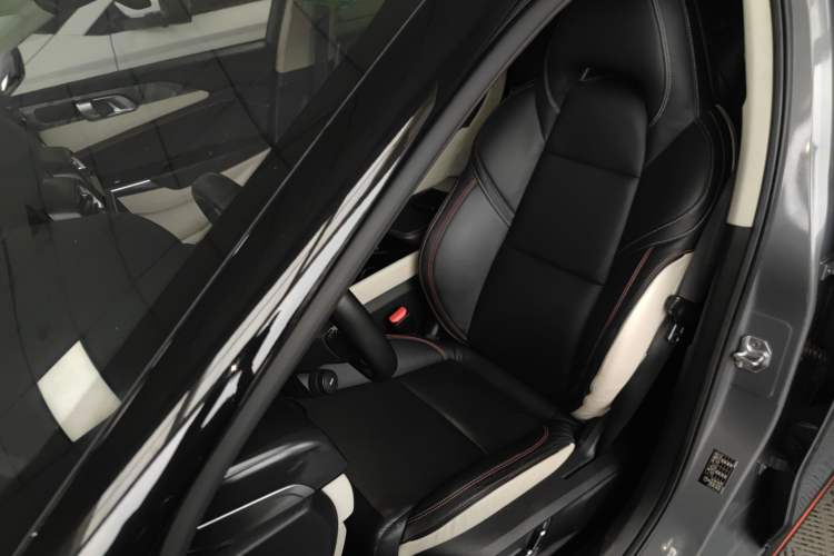 Used Lynk & Co 02 2018 1.5T DCT Two-Wheel Drive Zhaopu Version China V Standard Left Front Seat