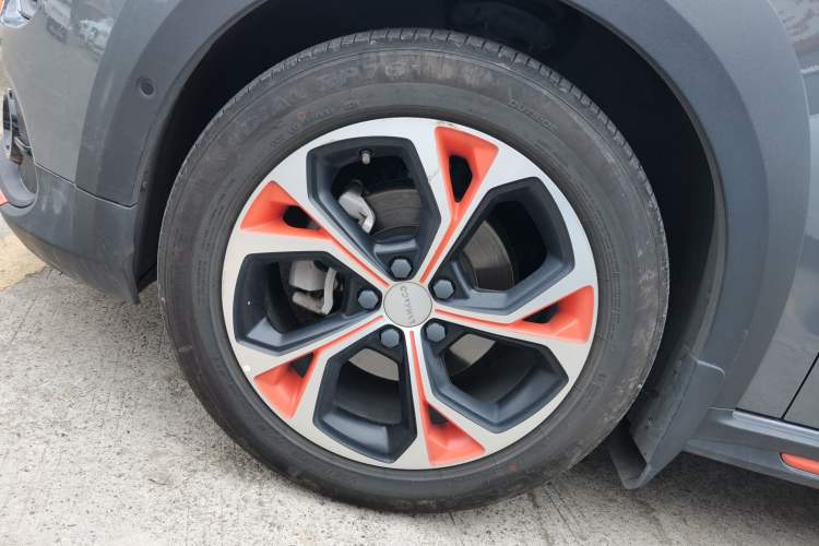 Used Lynk & Co 02 2018 1.5T DCT Two-Wheel Drive Zhaopu Version China V Standard Left Front Wheel Hub
