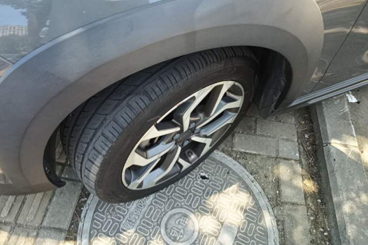 Used Lynk & Co 02 2018 1.5T DCT Two-Wheel Drive Sporty Version China V Standard Left Front Wheel Hub