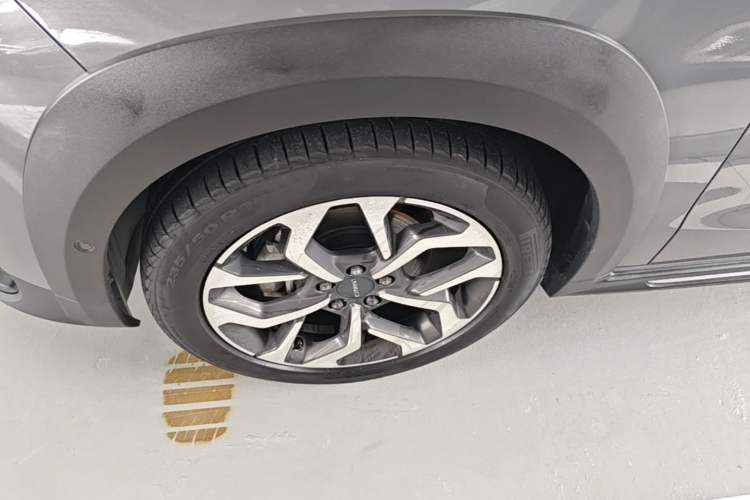 Used Lynk & Co 02 2018 1.5T DCT Two-Wheel Drive Pro Version China V Emission Standard Left Front Wheel Hub
