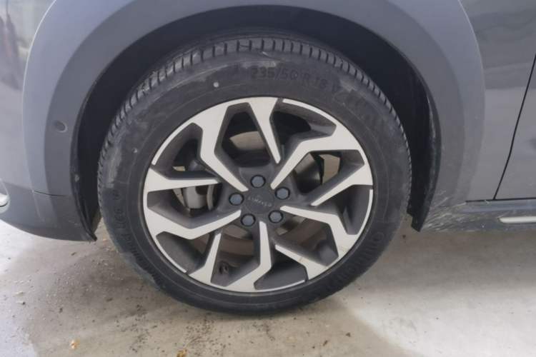 Used Lynk & Co 02 2018 1.5T DCT Two-Wheel Drive Pro Version China V Emission Standard Left Front Wheel Hub