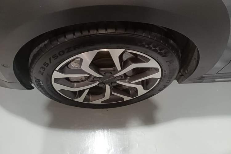 Used Lynk & Co 02 2018 2.0T DCT 4x4 Sport Pro Edition China V Standard Left Front Wheel Hub