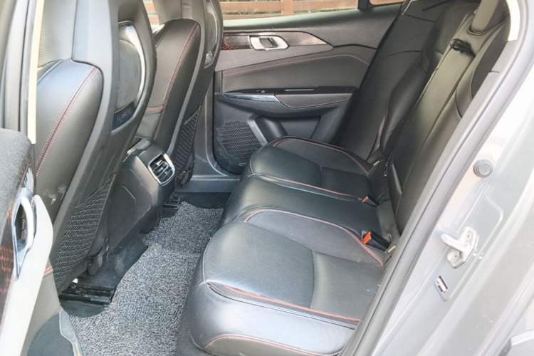 Used Lynk & Co 02 2018 1.5T DCT Two-Wheel Drive Pro Version China V Emission Standard Left Rear Seat