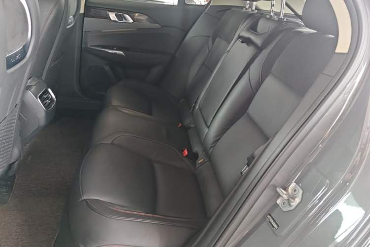 Used Lynk & Co 02 2018 1.5T DCT Two-Wheel Drive Pro Version China V Emission Standard Left Rear Seat