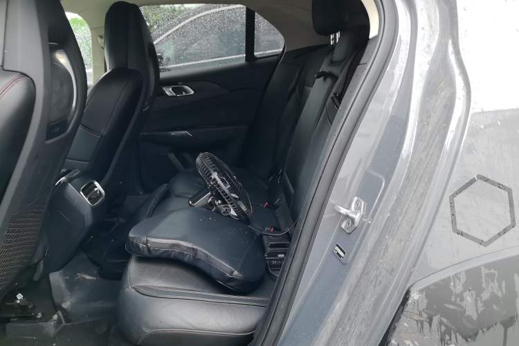 Used Lynk & Co 02 2018 1.5T DCT Two-Wheel Drive Pro Version China V Emission Standard Left Rear Seat