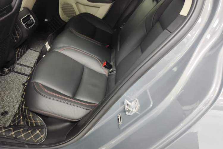 Used Lynk & Co 02 2018 1.5T DCT Two-Wheel Drive Zhaopu Version China V Standard Left Rear Seat