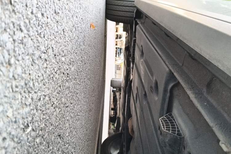 Used Lynk & Co 02 2018 1.5T DCT Two-Wheel Drive Pro Version China V Emission Standard Left Side Sill