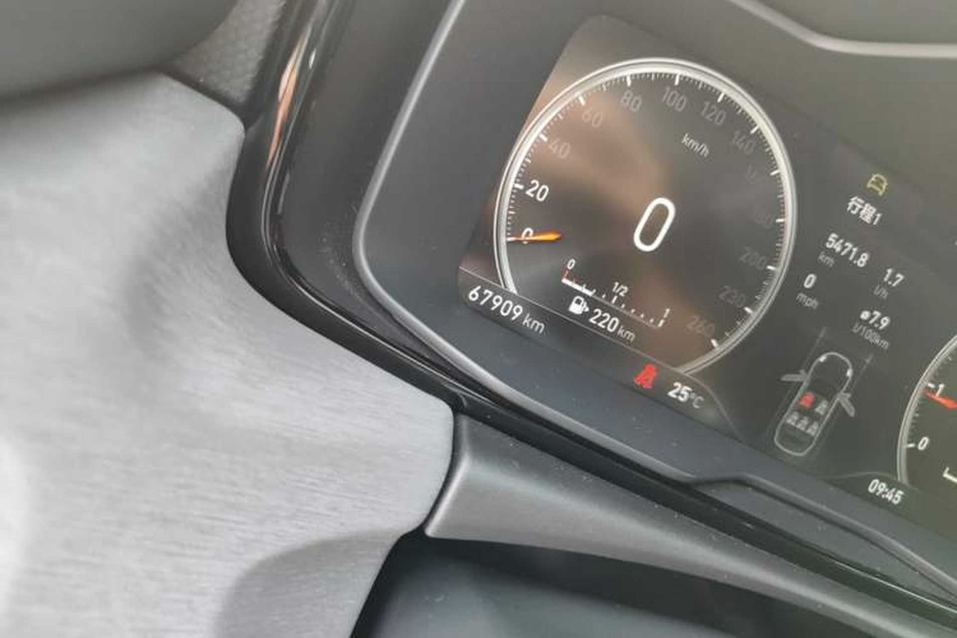 Used Lynk & Co 02 2018 2.0T Automatic Two-Wheel Drive Pro Edition China VI Standard Odometer Close Up