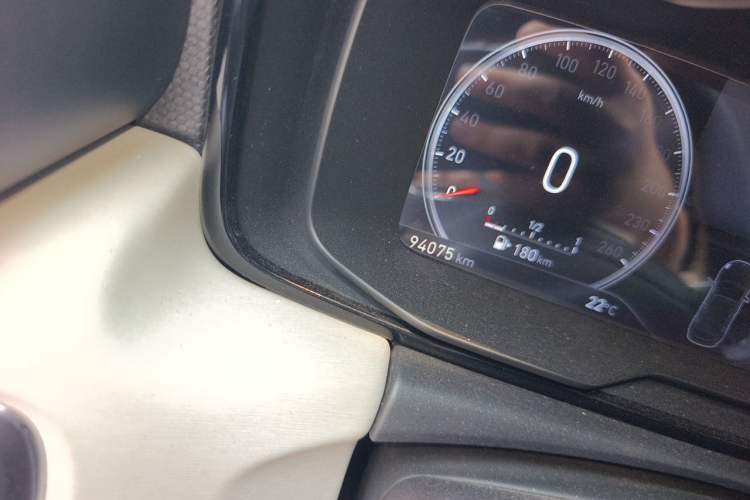 Used Lynk & Co 02 2018 1.5T DCT Two-Wheel Drive Zhaopu Version China V Standard Odometer Close Up